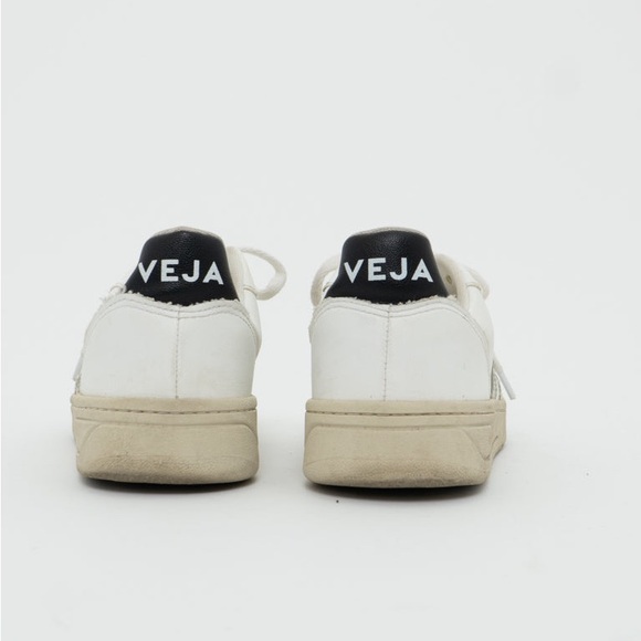 SOLD VEJA x V-10 Vegan White Oxford Cream Sneaker (7, 7.5W) - Picture 3 of 4